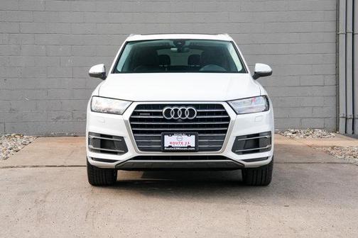 Glacier White 2018 Audi Q7 2.0T Premium Plus