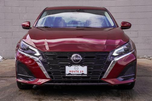 Scarlet Ember Tintcoat 2023 Nissan Altima 2.5 SV