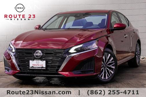 Scarlet Ember Tintcoat 2023 Nissan Altima 2.5 SV