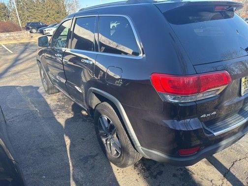 Diamond Black Crystal Pearlcoat 2018 Jeep Grand Cherokee Limited