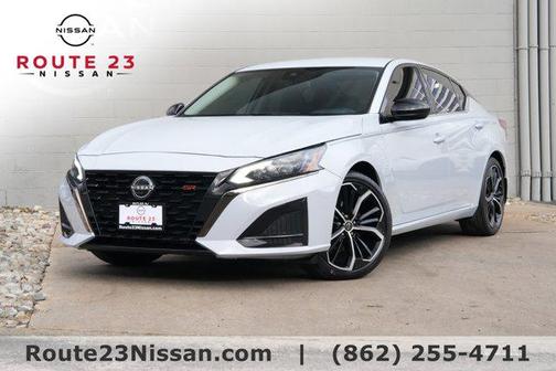 2023 Nissan Altima SR FWD