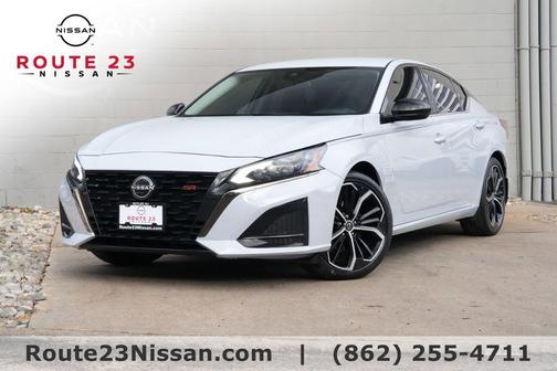 Gray Sky Pearl 2023 Nissan Altima SR FWD