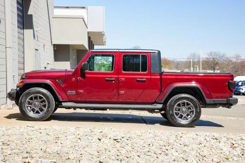 Snazzberry Pearlcoat 2021 Jeep Gladiator Sport