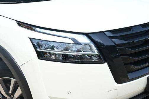 2022 Nissan Pathfinder SL 4WD