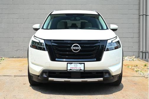 2022 Nissan Pathfinder SL 4WD