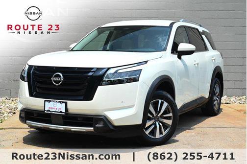 2022 Nissan Pathfinder SL 4WD