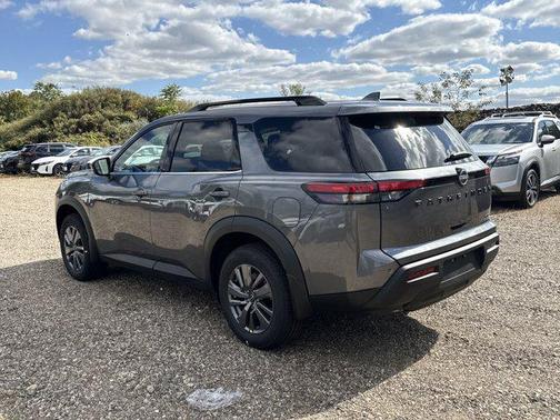 2025 Nissan Pathfinder SV 4WD
