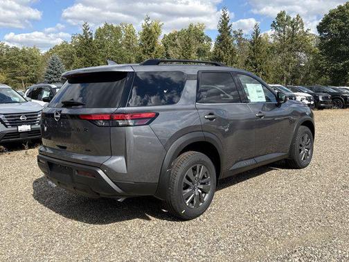 2025 Nissan Pathfinder SV 4WD