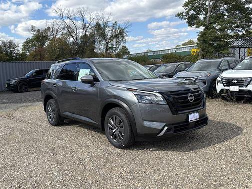 2025 Nissan Pathfinder SV 4WD