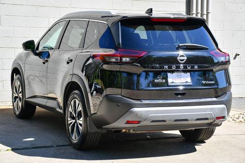 Super Black 2022 Nissan Rogue SV