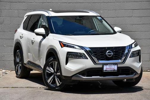 Pearl White Tricoat 2023 Nissan Rogue SL