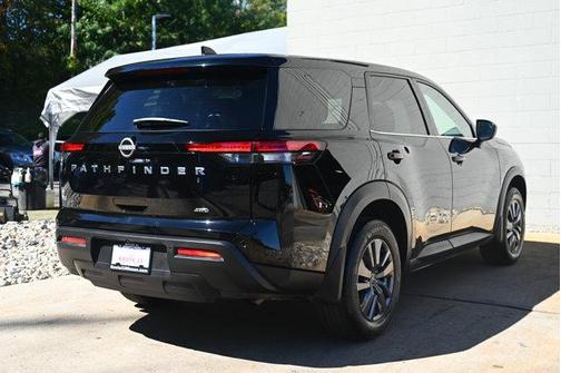 2024 Nissan Pathfinder S 4WD