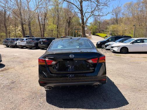 Super Black 2026 Nissan Altima 2.5 SV