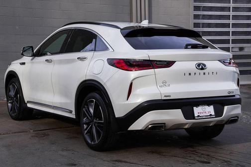 Majestic White 2023 INFINITI QX55 LUXE