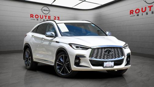 Majestic White 2023 INFINITI QX55 LUXE