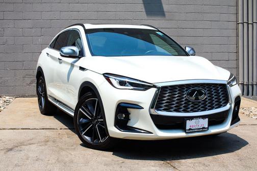 Majestic White 2023 INFINITI QX55 LUXE