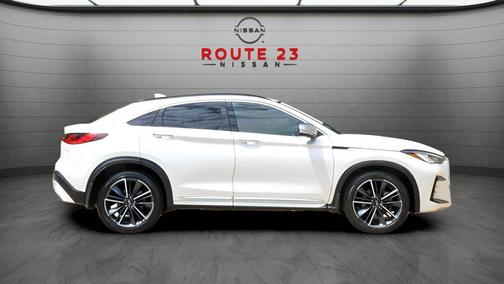 Majestic White 2023 INFINITI QX55 LUXE
