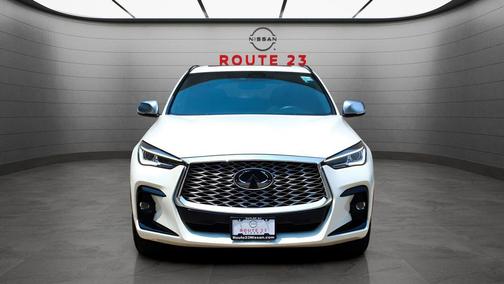Majestic White 2023 INFINITI QX55 LUXE