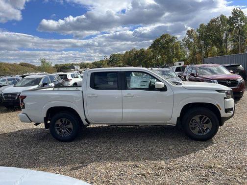 2025 Nissan Frontier SV