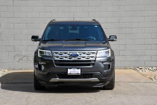 MAGNETIC METALLIC 2018 Ford Explorer XLT