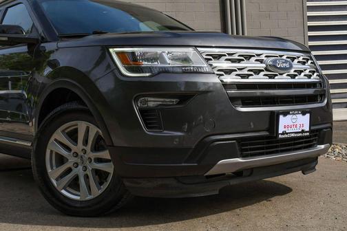 MAGNETIC METALLIC 2018 Ford Explorer XLT