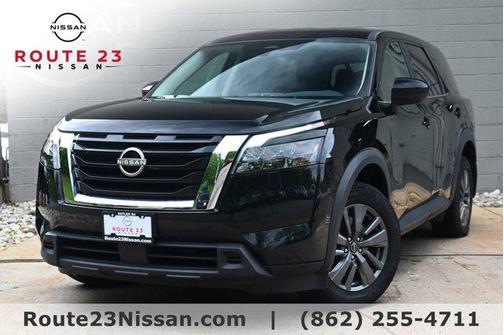 2023 Nissan Pathfinder S 4WD