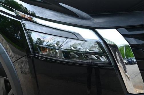 2023 Nissan Pathfinder S 4WD