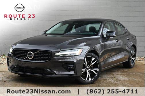 2024 Volvo S60 B5 Core Dark Theme