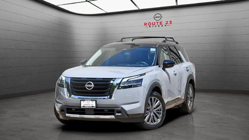 Solid Gray/Super Black 2023 Nissan Pathfinder SL 4WD