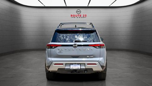 Solid Gray/Super Black 2023 Nissan Pathfinder SL 4WD