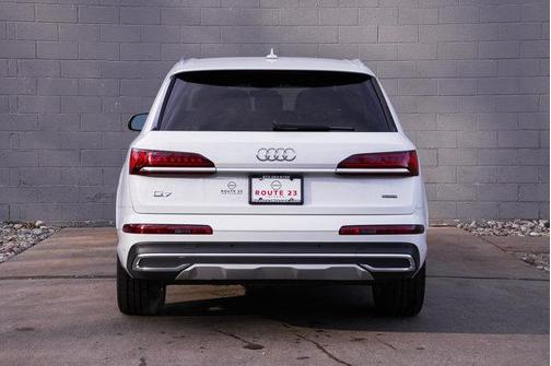 2023 Audi Q7 55 Premium Plus