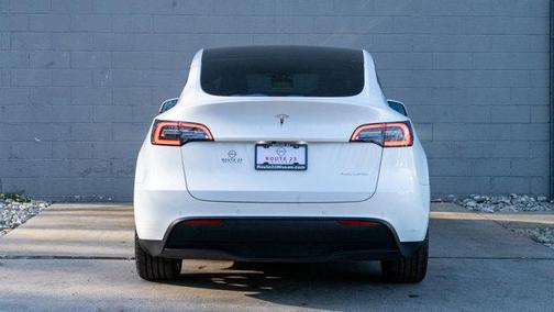 2022 Tesla Model Y Long Range Dual Motor All-Wheel Drive