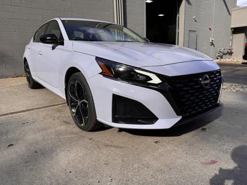 2025 Nissan Altima SR AWD