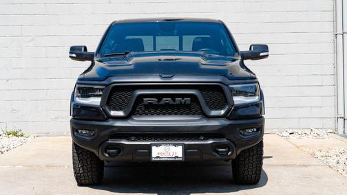 Diamond Black Crystal Pearlcoat 2020 RAM 1500 Rebel