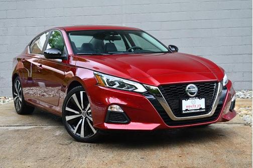2022 Nissan Altima SR FWD