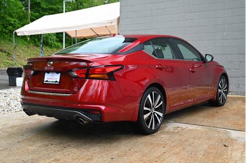 2022 Nissan Altima SR FWD
