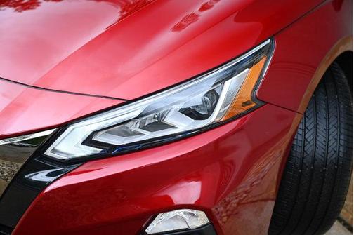 2022 Nissan Altima SR FWD