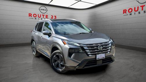 Gun Metallic 2024 Nissan Rogue SV