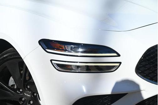 2023 Genesis G70 2.0T AWD