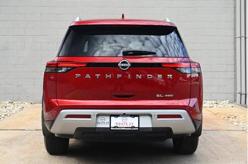 2022 Nissan Pathfinder SL 4WD