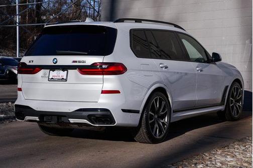 2022 BMW X7 M50i