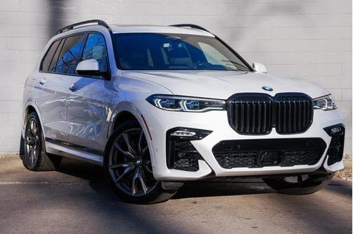 2022 BMW X7 M50i