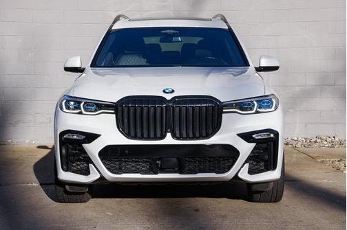 2022 BMW X7 M50i