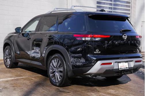 2023 Nissan Pathfinder SL 4WD
