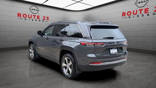 Baltic Gray Metallic Clearcoat 2022 Jeep Grand Cherokee Limited
