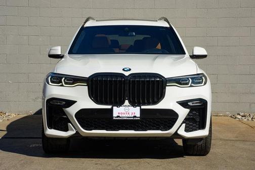 Alpine White 2022 BMW X7 xDrive40i