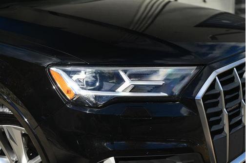 2020 Audi Q7 55 Premium Plus