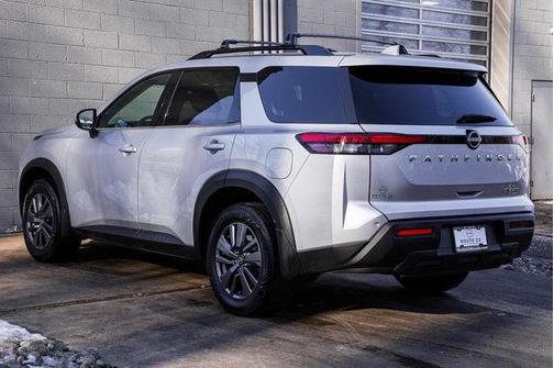 2023 Nissan Pathfinder SV 4WD