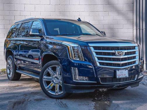 Photo 3 of 57 of 2019 Cadillac Escalade Luxury