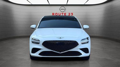 Uyuni White 2023 Genesis G70 2.0T AWD